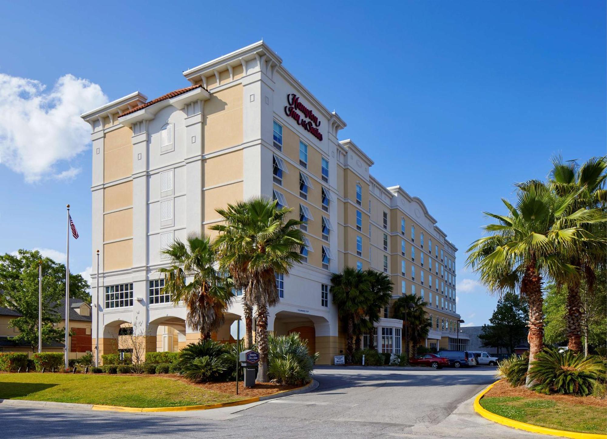 Hampton Inn & Suites Savannah/Midtown Exterior photo